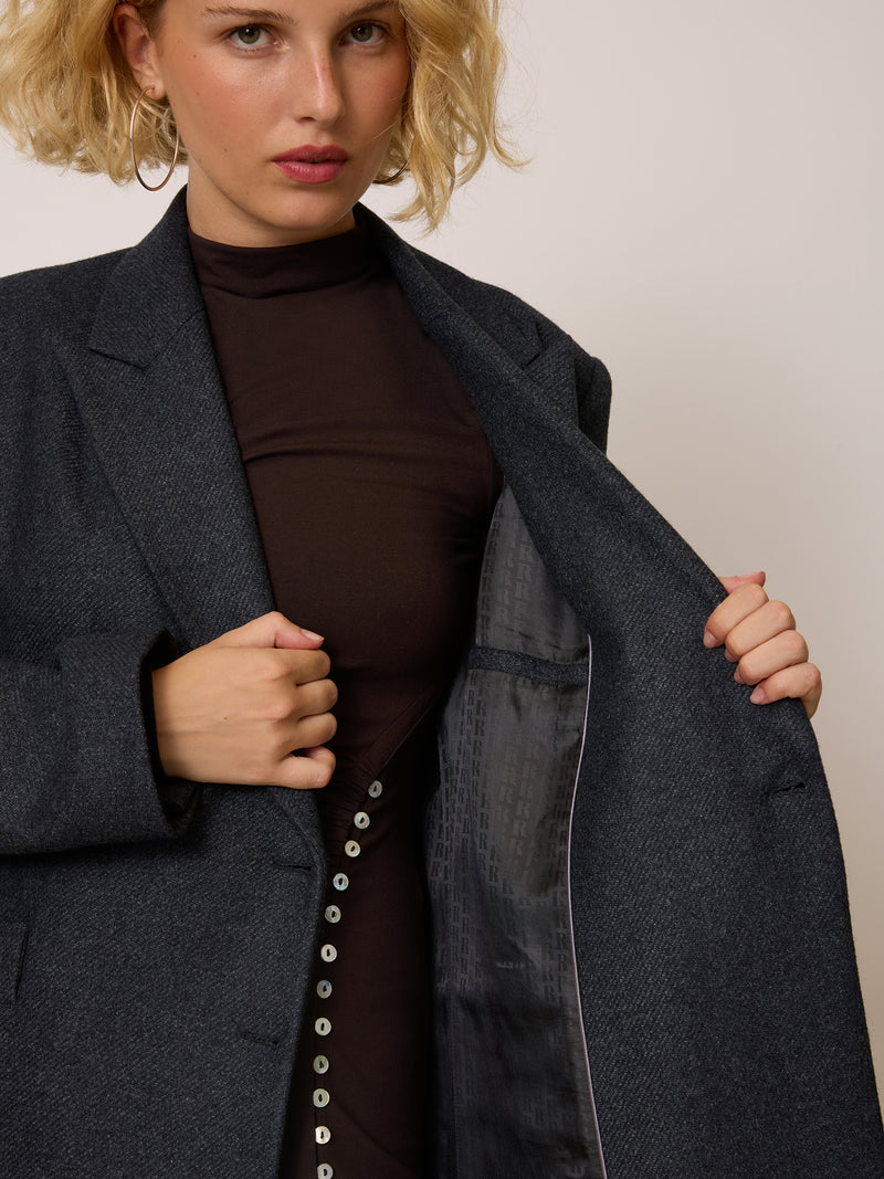 MARCELLO anthracite wool coat, detail of collar by Rouje