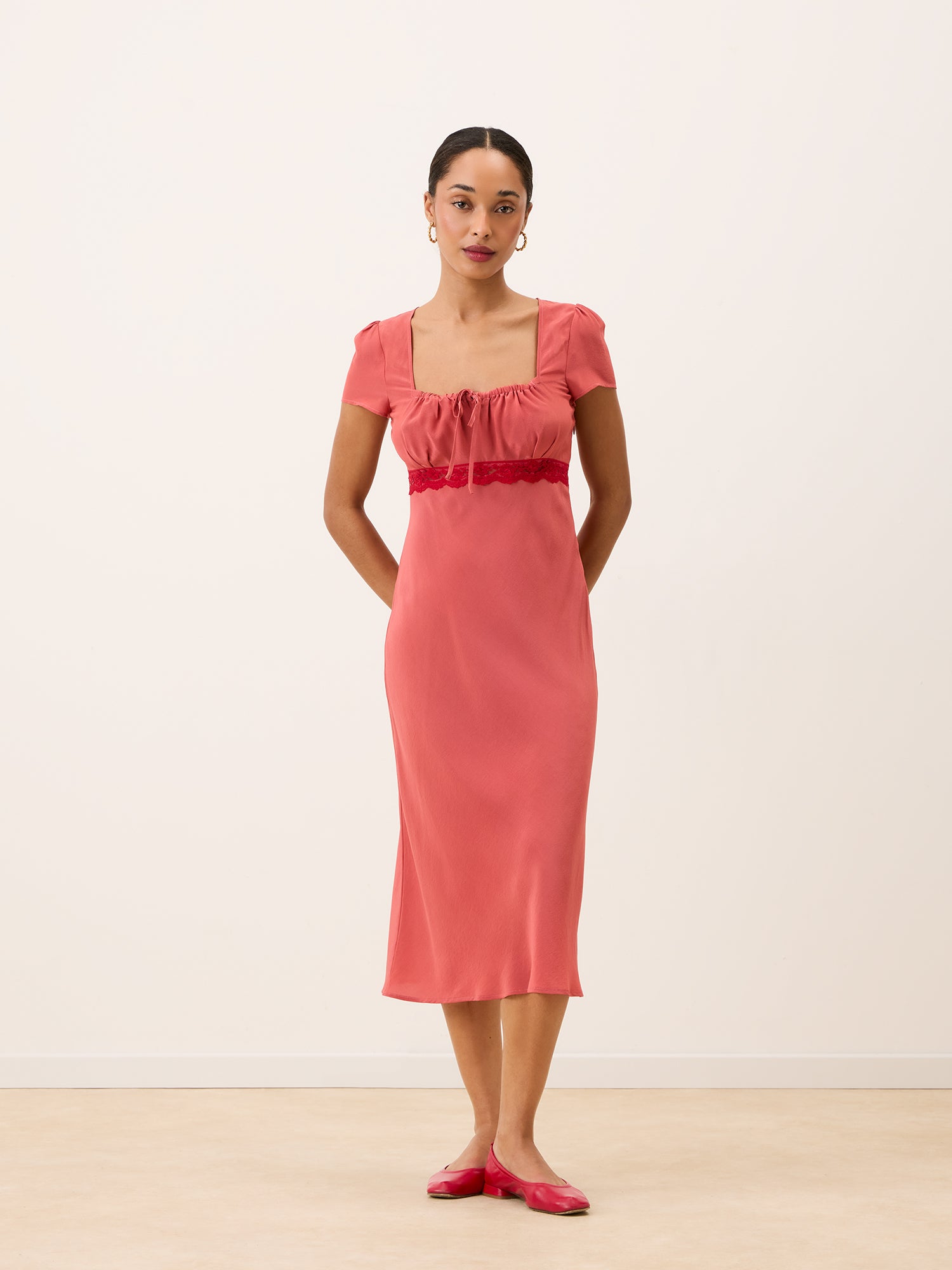 Robe INES